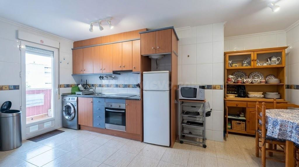 Hermoso ático amoblado con terraza privada y piscina comunit - foto 3