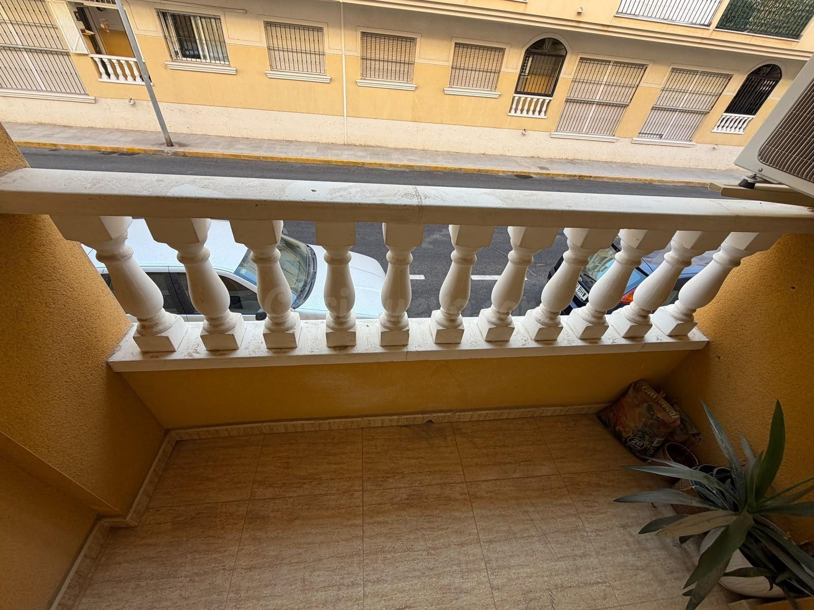 Vivienda de 2 dormitorios y 2 baños con piscina y garaje en  - foto 4