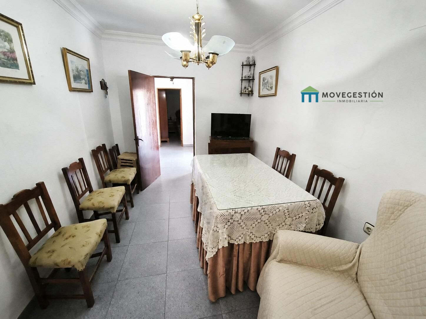 CASA CON TERRENO ZONA ALGARROBAL
