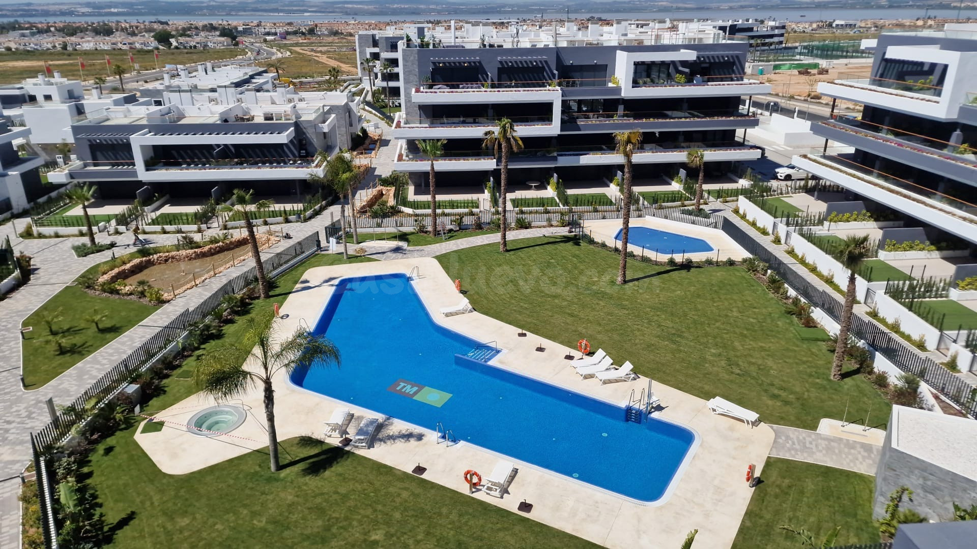 Apartamentos de obra nueva en Torrevieja – ¡inversión ideal y calidad de vida!