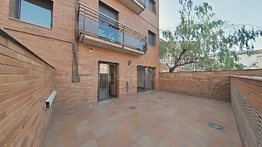 PLANTA BAJA SEMINUEVA CON TERRAZA DE 30 mts Y PLAZA PARQUING - foto 4