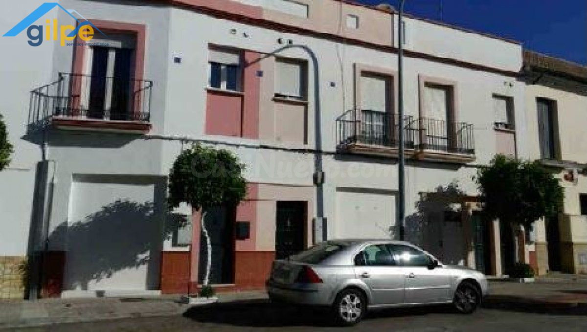 BUENOS PARKING EN UNA BUENA ZONA DE ARAHAL