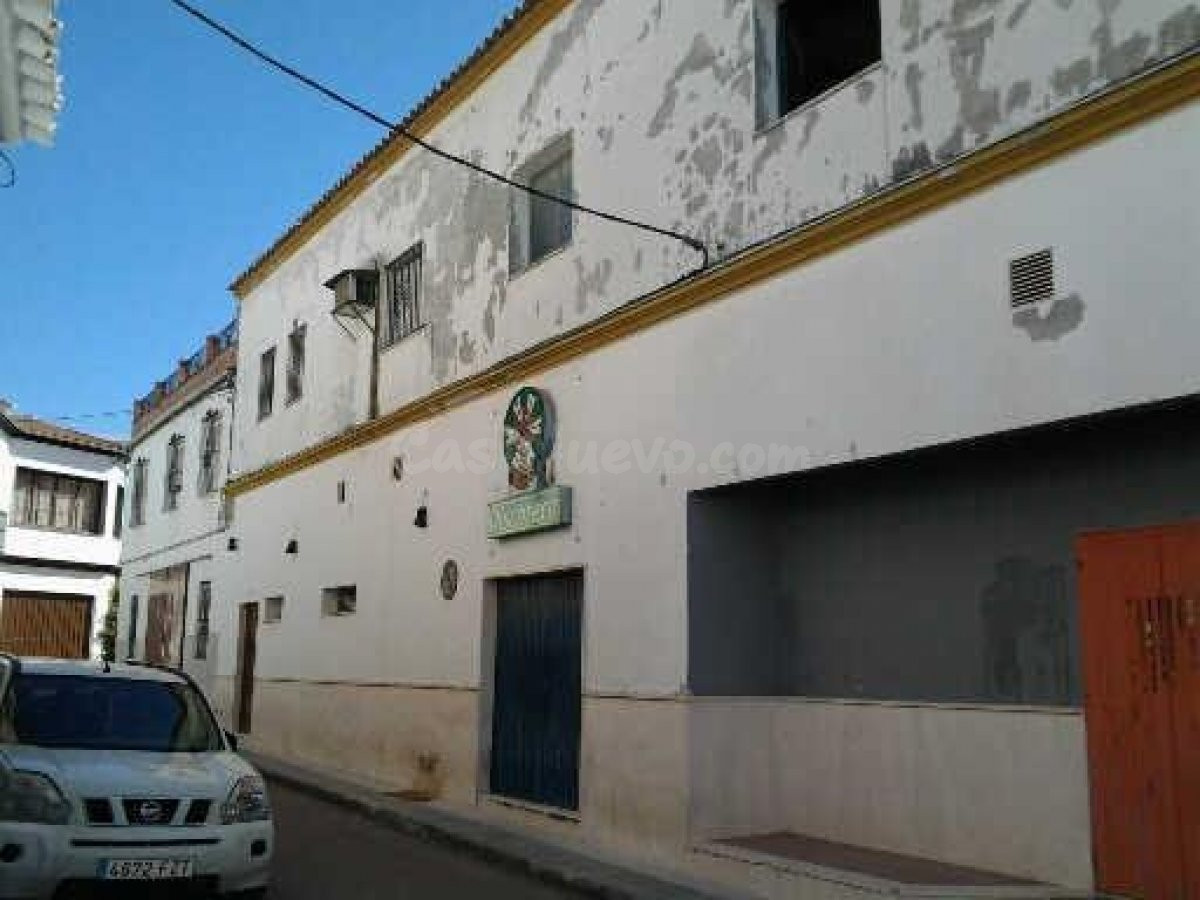 EDIFICIO DE 3 LOCALES, 1 VIVIENDA Y TRASTERO - foto 4