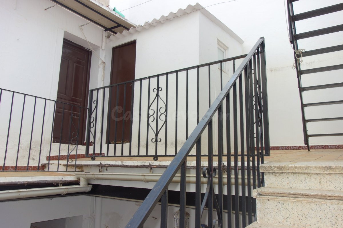SE VENDE CASA A REFORMAR - foto 2