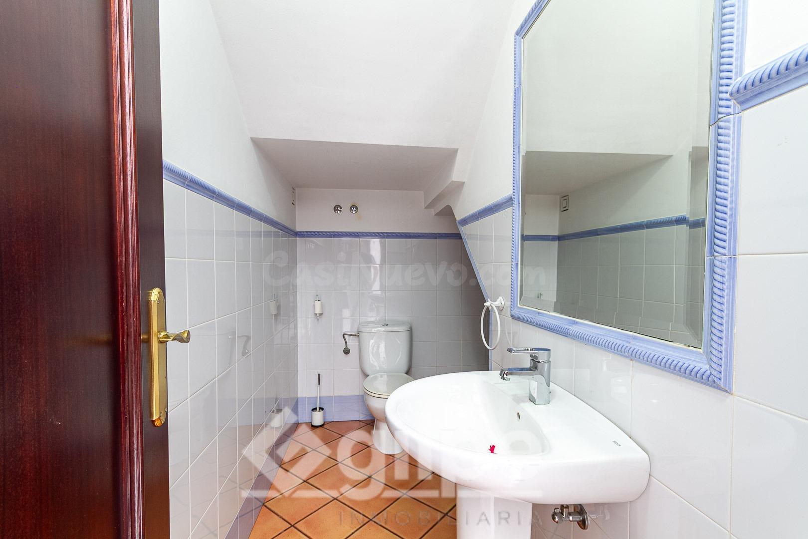 SE VENDE CASA CON COCHERA - foto 4