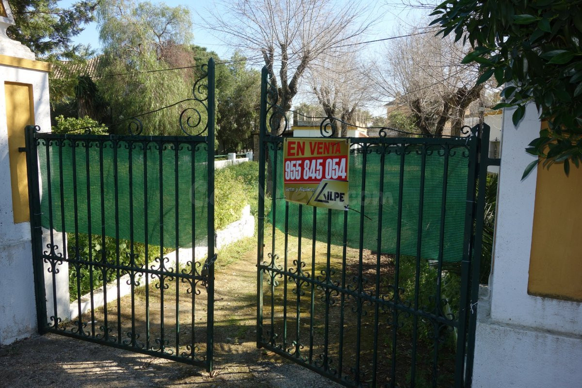 CHALET "CTRA. LA PUEBLA", 1.918 M2. PARCELA, VIVIENDA DE 91 