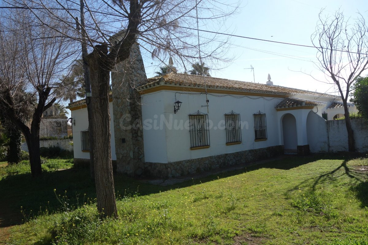 CHALET "CTRA. LA PUEBLA", 1.918 M2. PARCELA, VIVIENDA DE 91  - foto 2