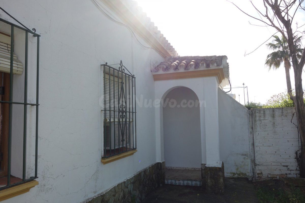 CHALET "CTRA. LA PUEBLA", 1.918 M2. PARCELA, VIVIENDA DE 91  - foto 5