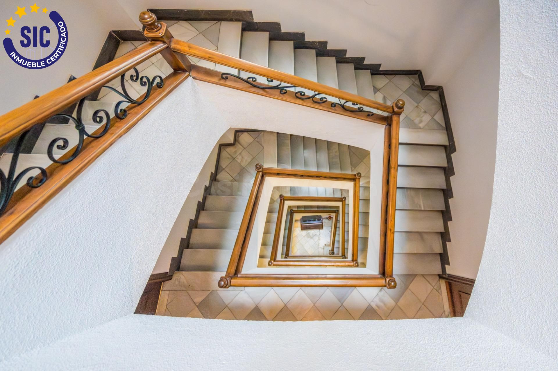 Exclusiva vivienda reformada junto al Mercado Central - foto 4