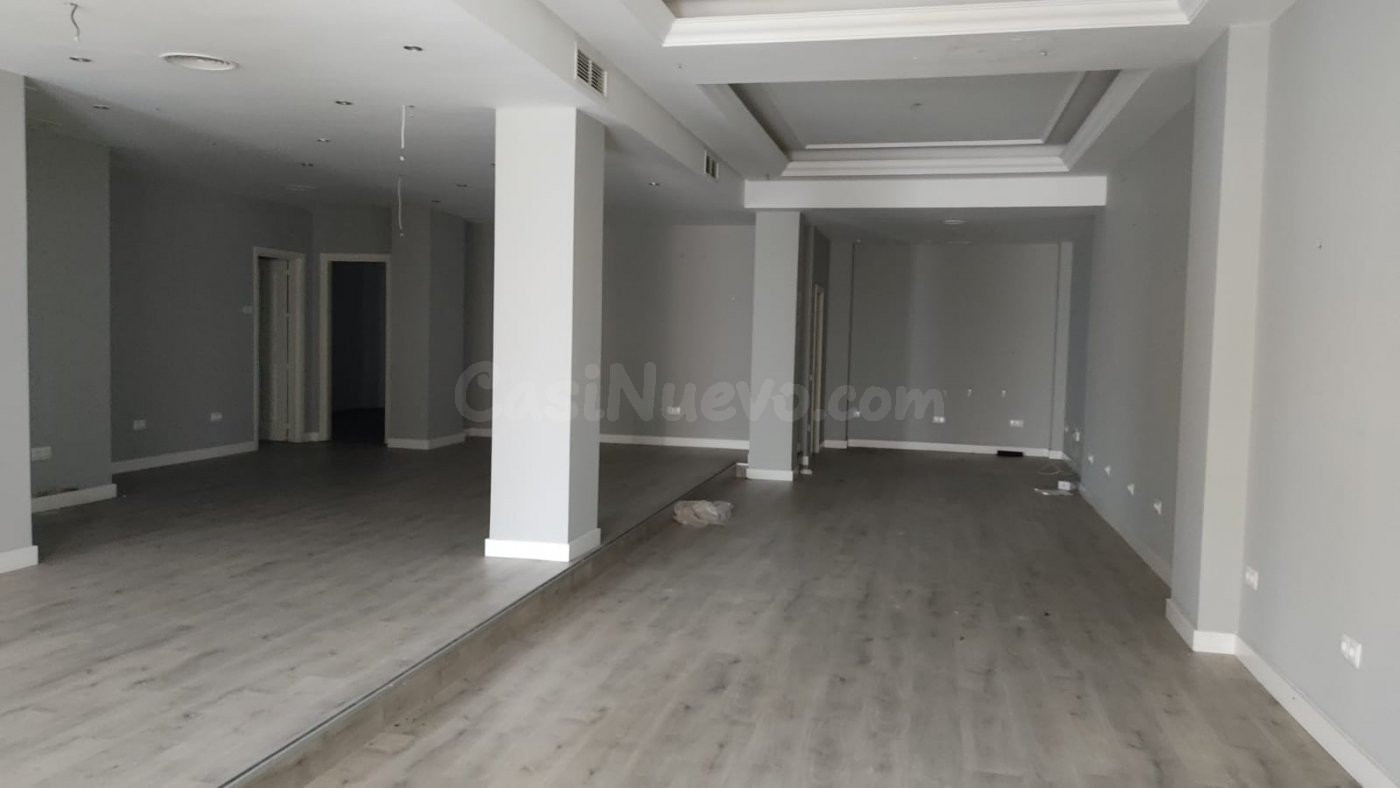 ESTUPENDO LOCAL COMERCIAL CENTRICO EN CALLE PADILLA