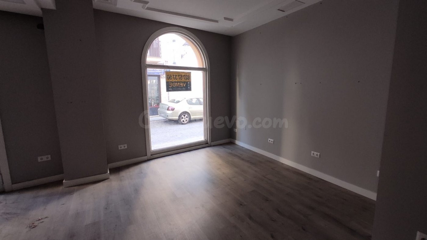 ESTUPENDO LOCAL COMERCIAL CENTRICO EN CALLE PADILLA - foto 4
