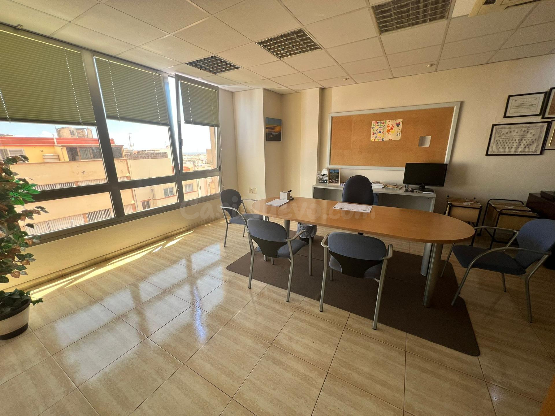 OFICINAS EN ALQUILER-VECINDARIO CENTRO - foto 3