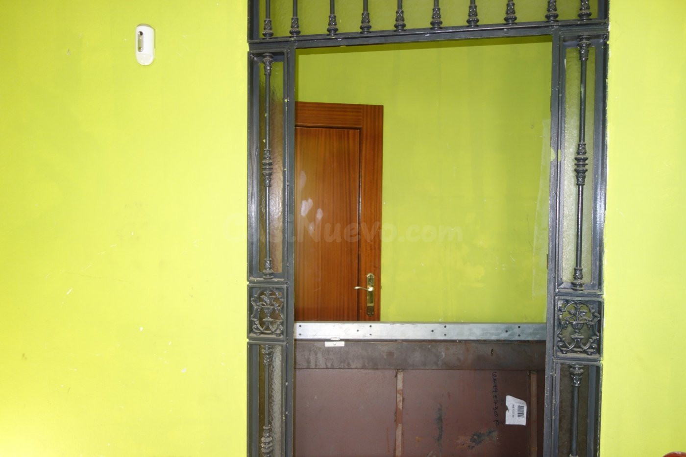 ES UNA CASA PERO SOLO SE VENDE LA PARTE DE ABAJO. TOTALMENTE - foto 3