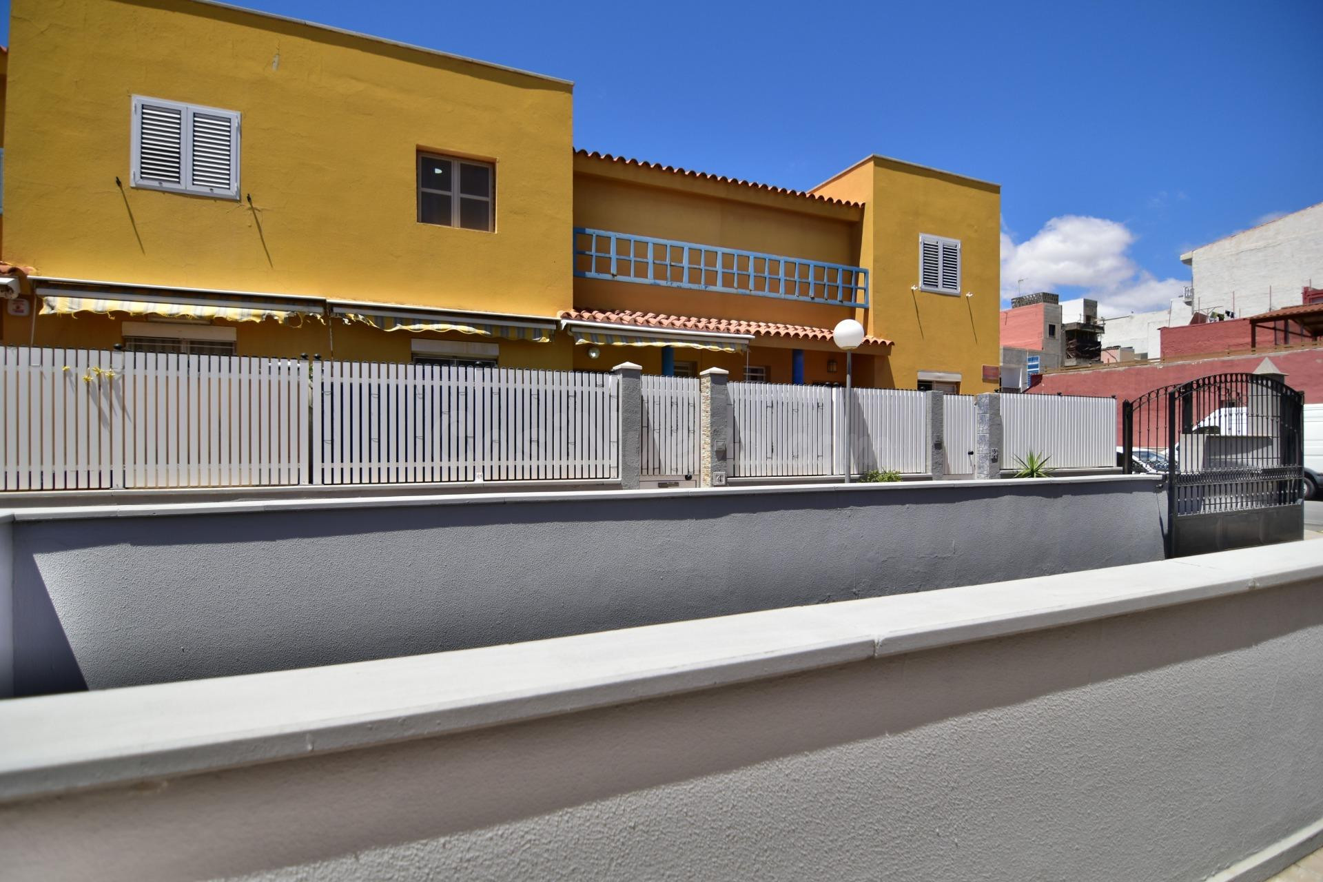 DUPLEX ZONA RESIDENCIAL EL CANARIO-VECINDARIO