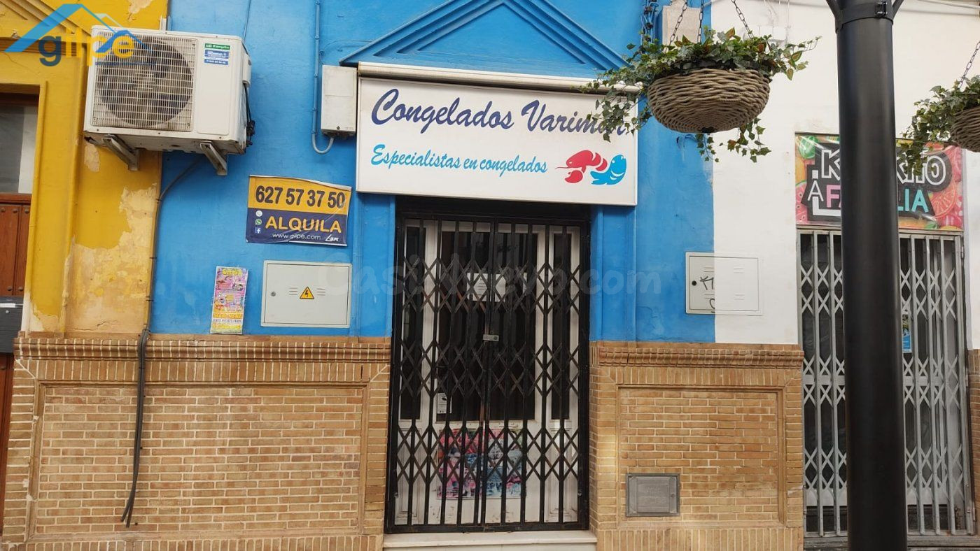 Estupendo local en pleno centro de Marchena.