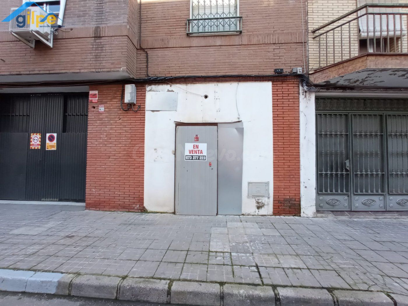 GRAN LOCAL COMERCIAL CON ESCAPARATE EN AVDA SE SAN JOSÉ