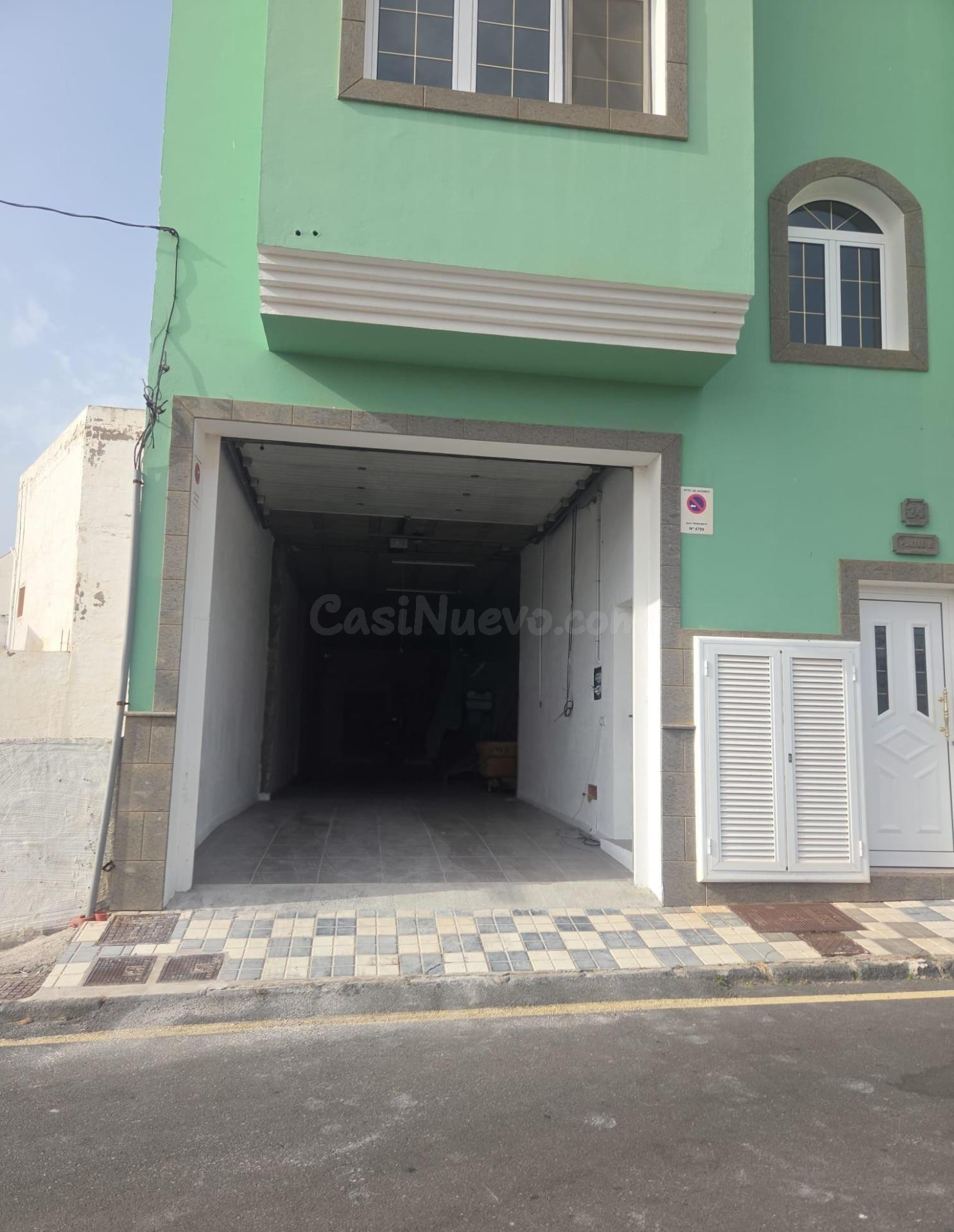 Amplio Almacén con opción a cambio de uso residencial en Agü - foto 2