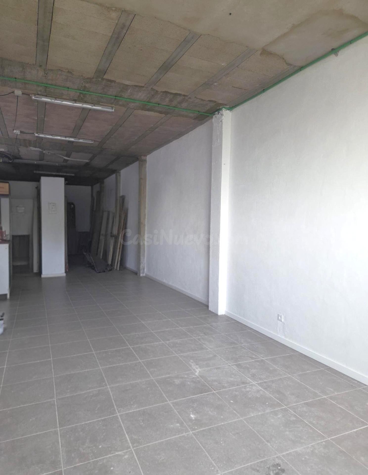 Amplio Almacén con opción a cambio de uso residencial en Agü - foto 4