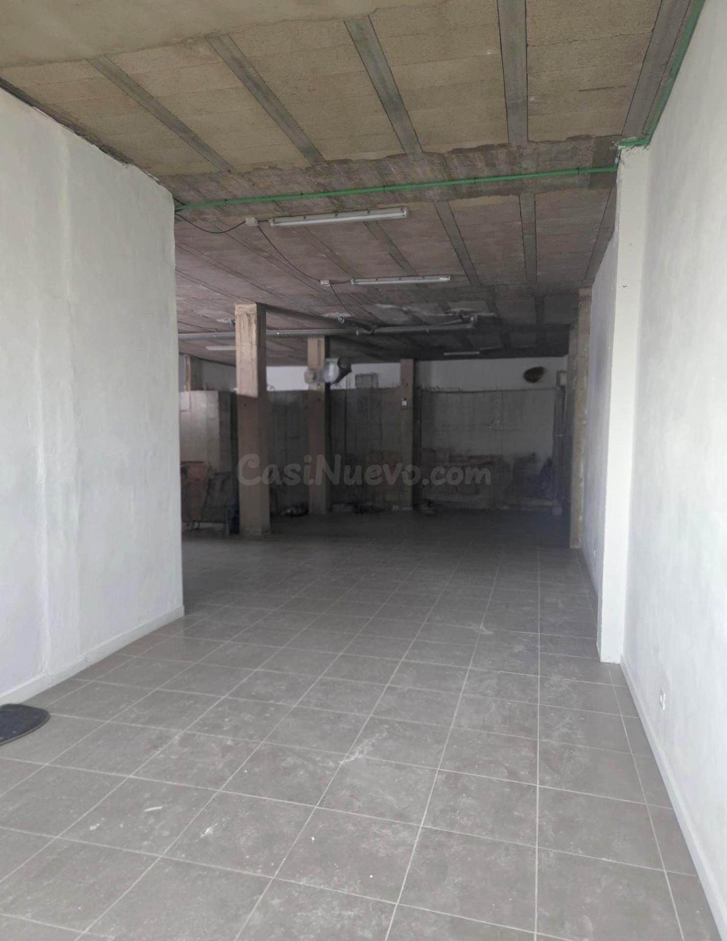 Amplio Almacén con opción a cambio de uso residencial en Agü - foto 5
