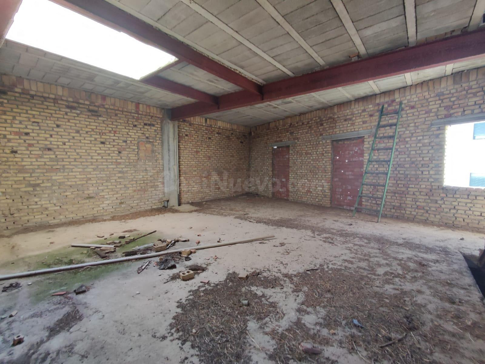 Edificio en venta en Marchena para local y dos viviendas. - foto 4