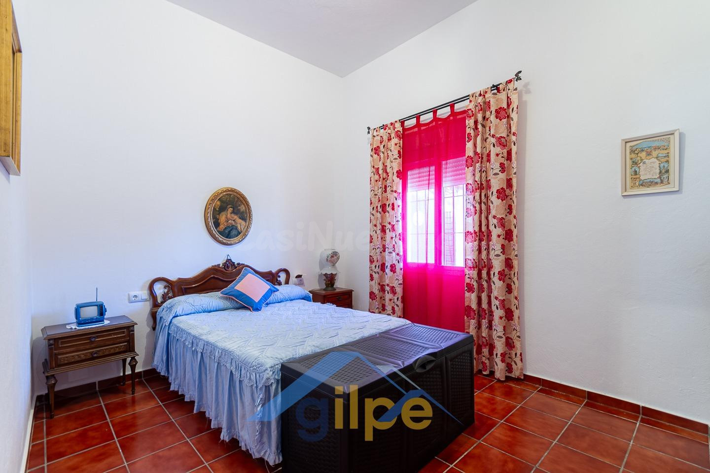 Chalet en la zona de Venta El Monje de Marchena. - foto 4
