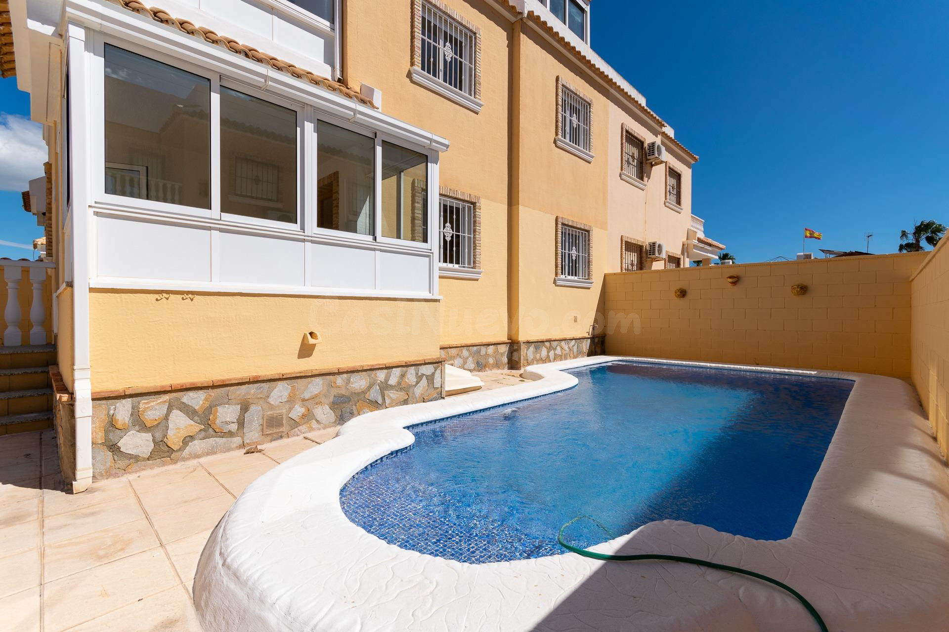 Chalet con Piscina en Ciudad Quesada - foto 2