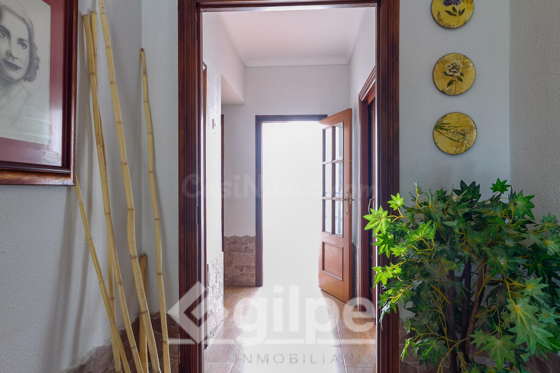 CASA CON COCHERA EN UNA ESTUPENDA ZONA DE MARCHENA - foto 2