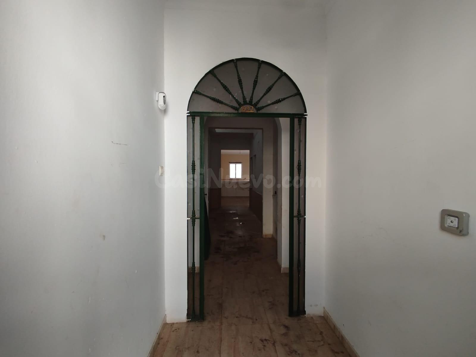 CASA EN PARADA EN BUENA ZONA PARA REFORMAR - foto 2