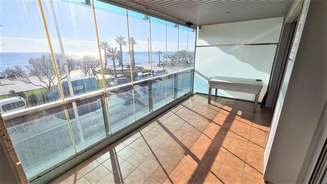 Apartamento de 142 m2 con 3 Dormitorios y Piscina Comunitari - foto 2