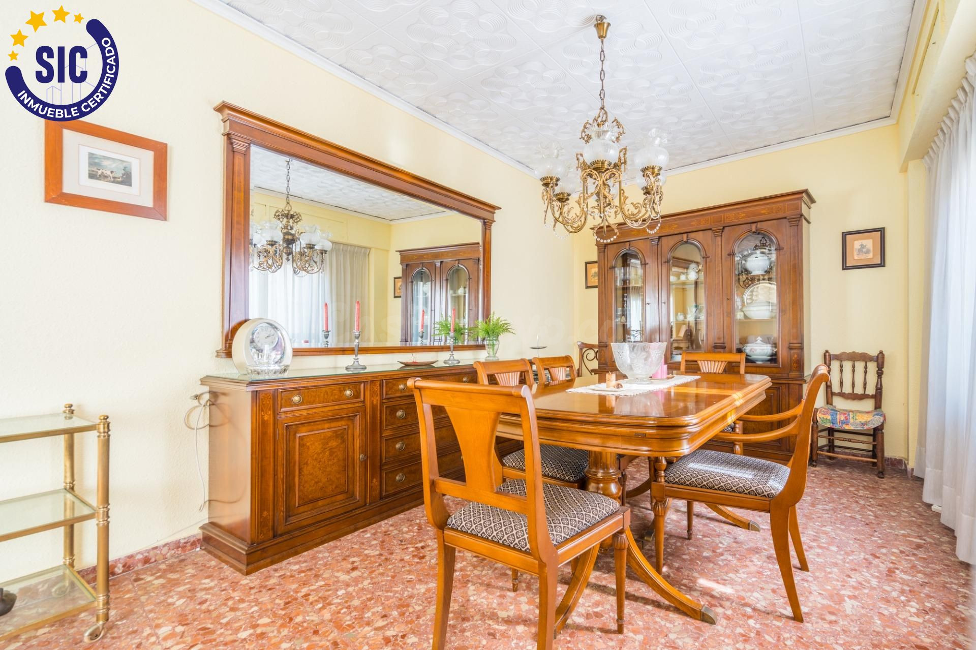 Casa independiente de 364m2 en pleno centro de Sagunto con g