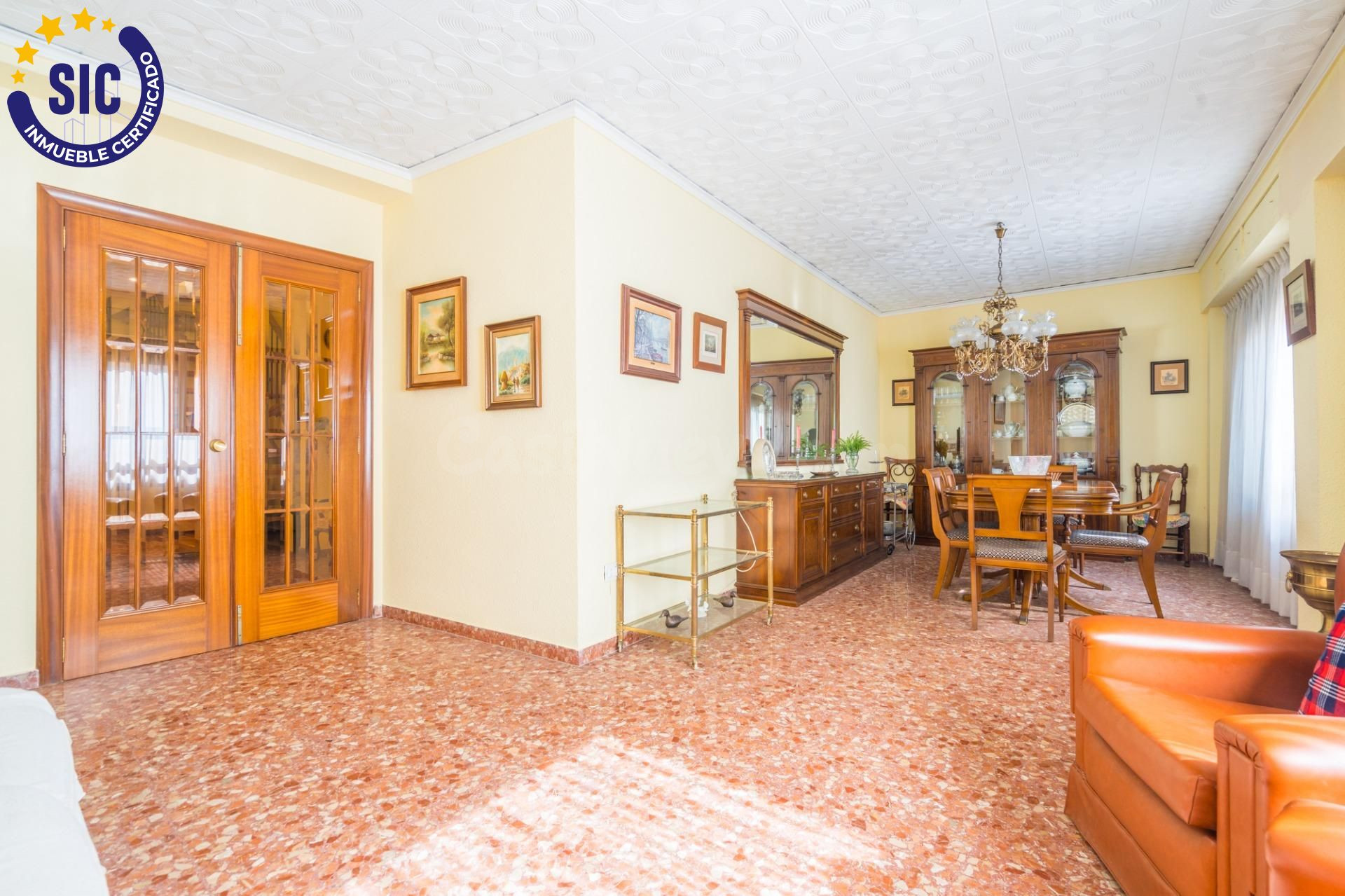 Casa independiente de 364m2 en pleno centro de Sagunto con g - foto 2