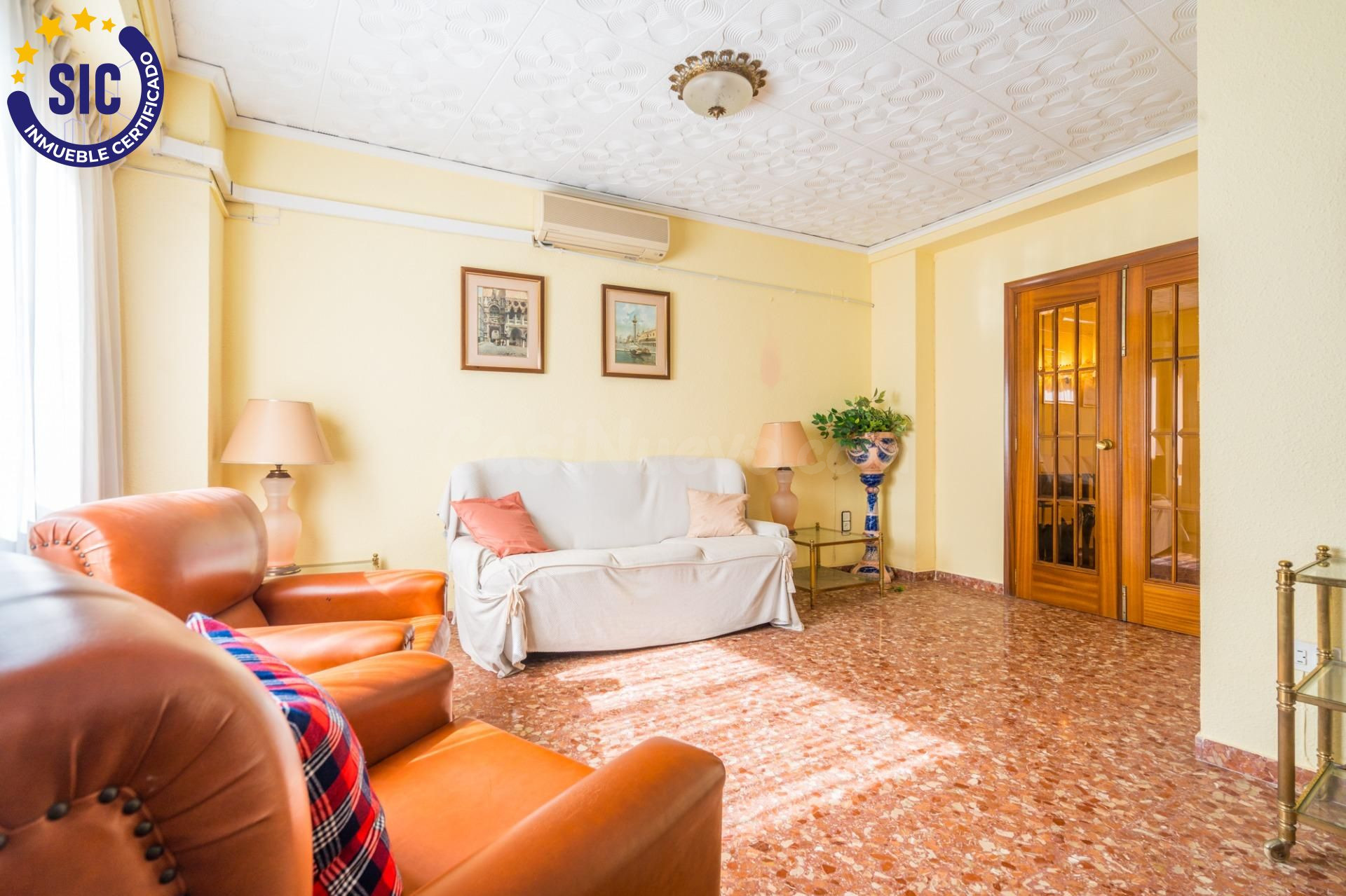 Casa independiente de 364m2 en pleno centro de Sagunto con g - foto 3