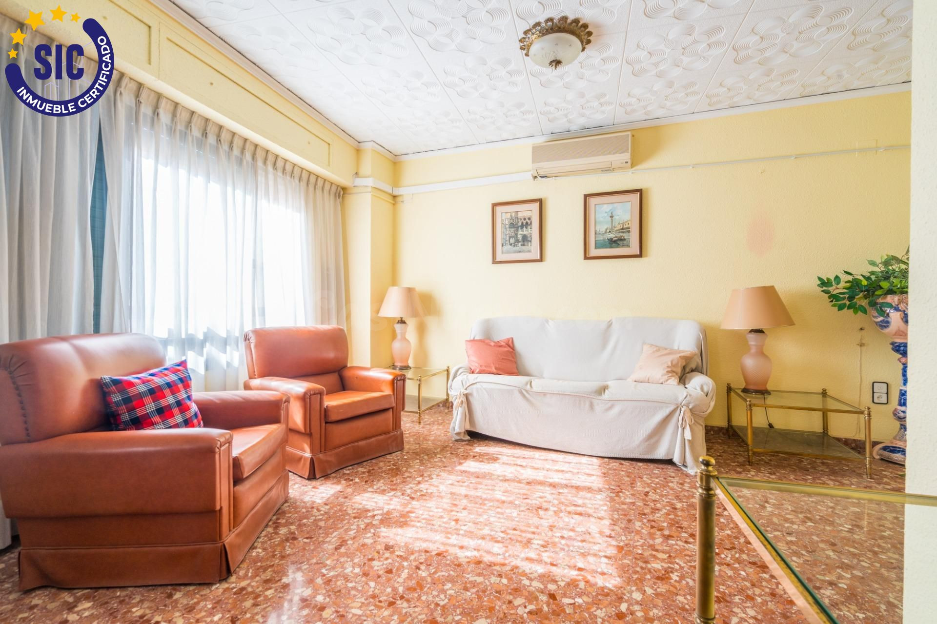 Casa independiente de 364m2 en pleno centro de Sagunto con g - foto 4