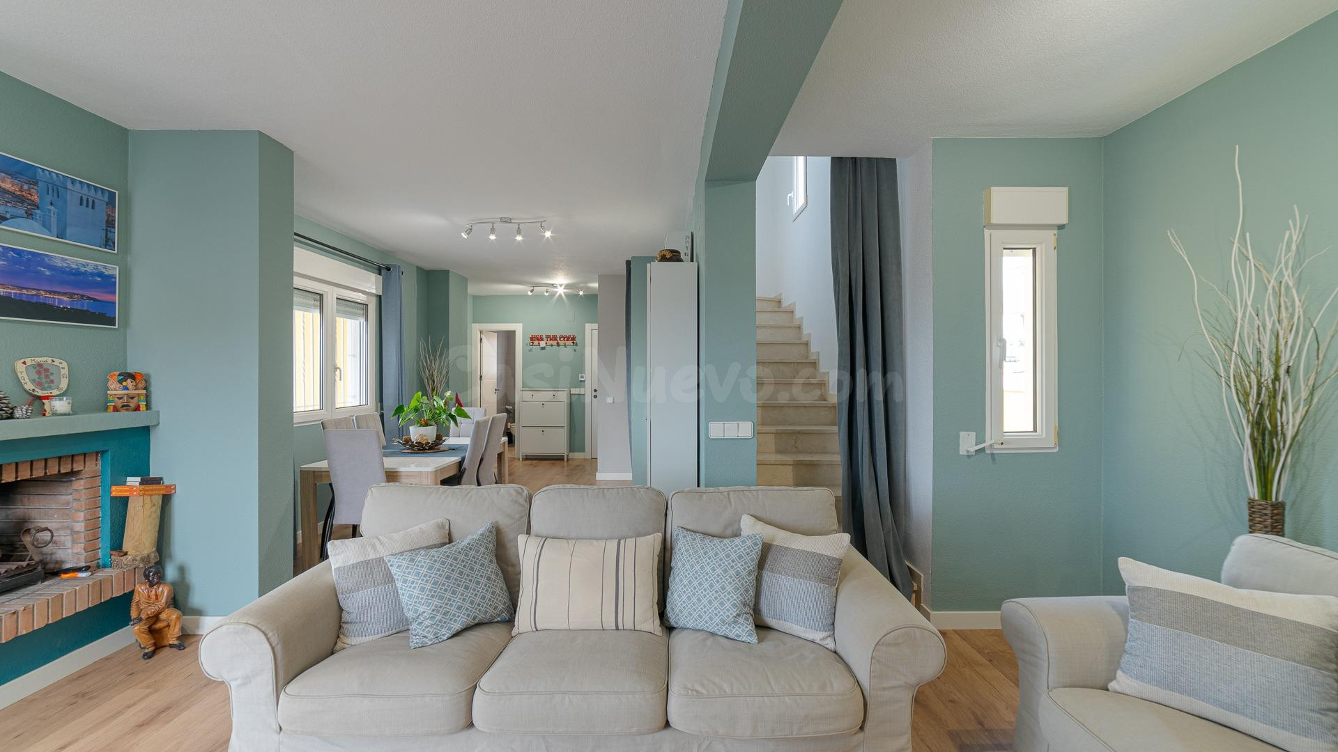 Villa Moderna con Piscina Privada y Autoconsumo Solar – El G - foto 5