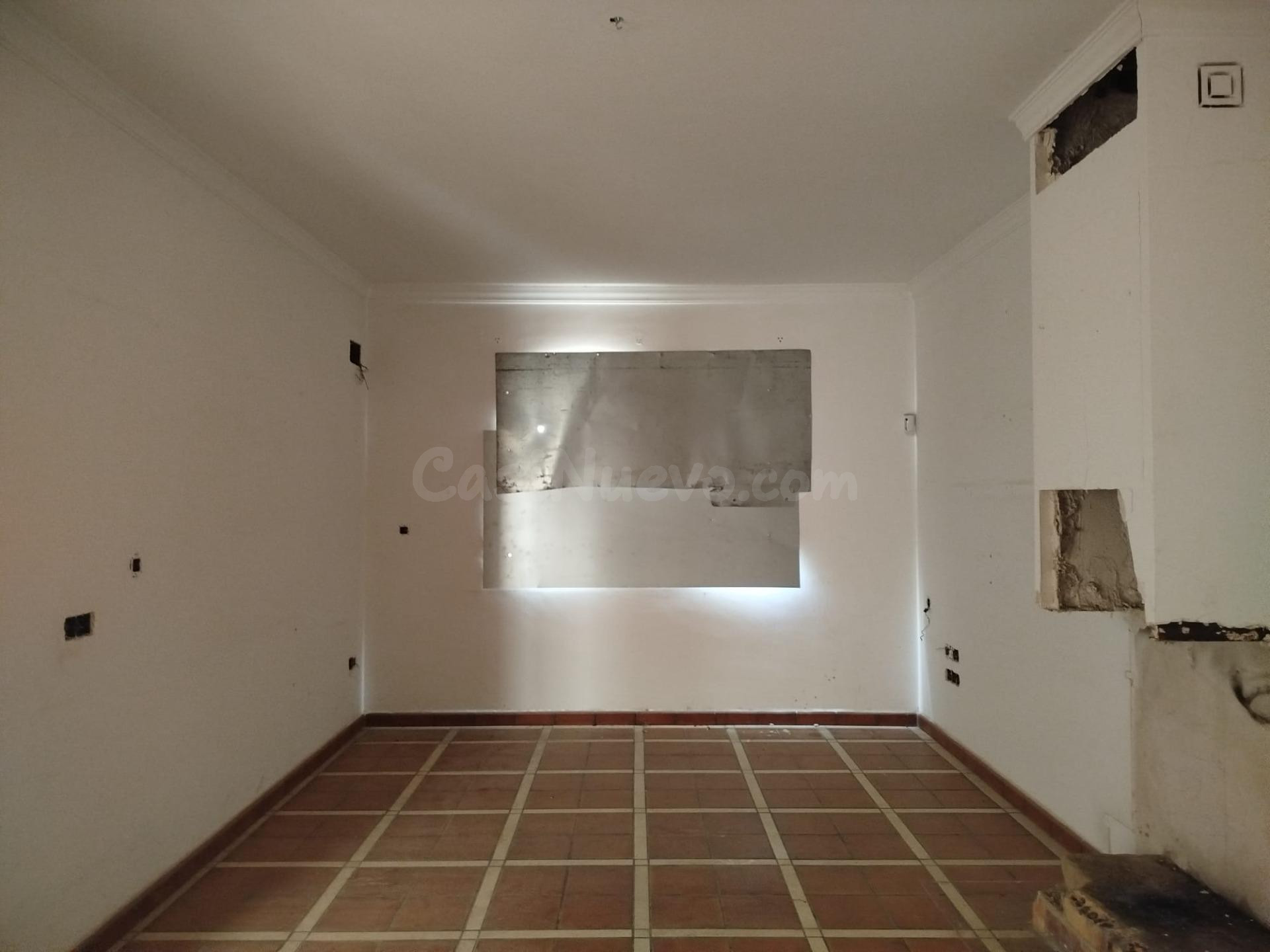 CASA EN LA PUEBLA DE CAZALLA A MUY BUEN PRECIO Y EN BUENA ZO - foto 3