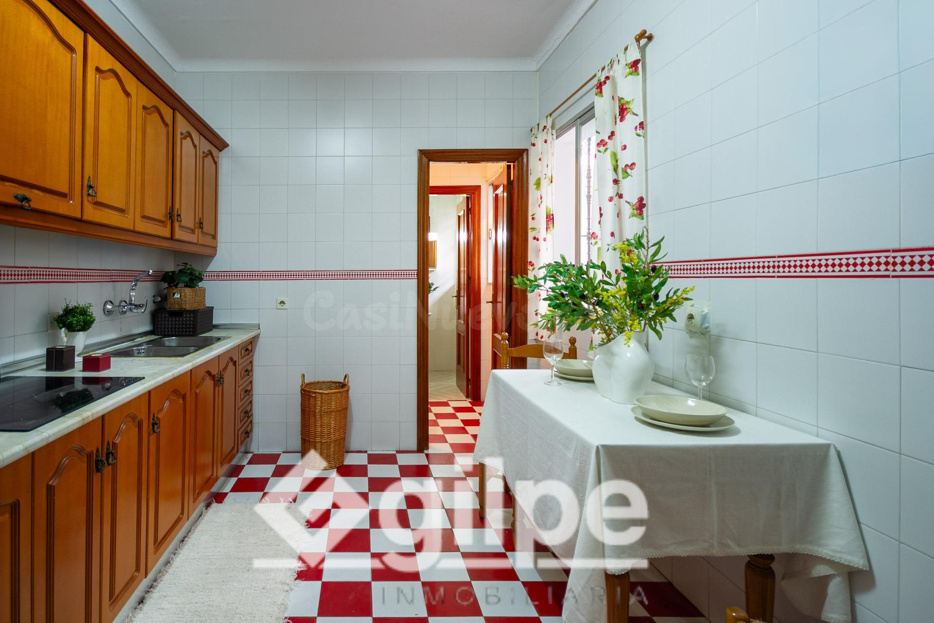 CASA EN VENTA EN MARCHENA CON COCHERA