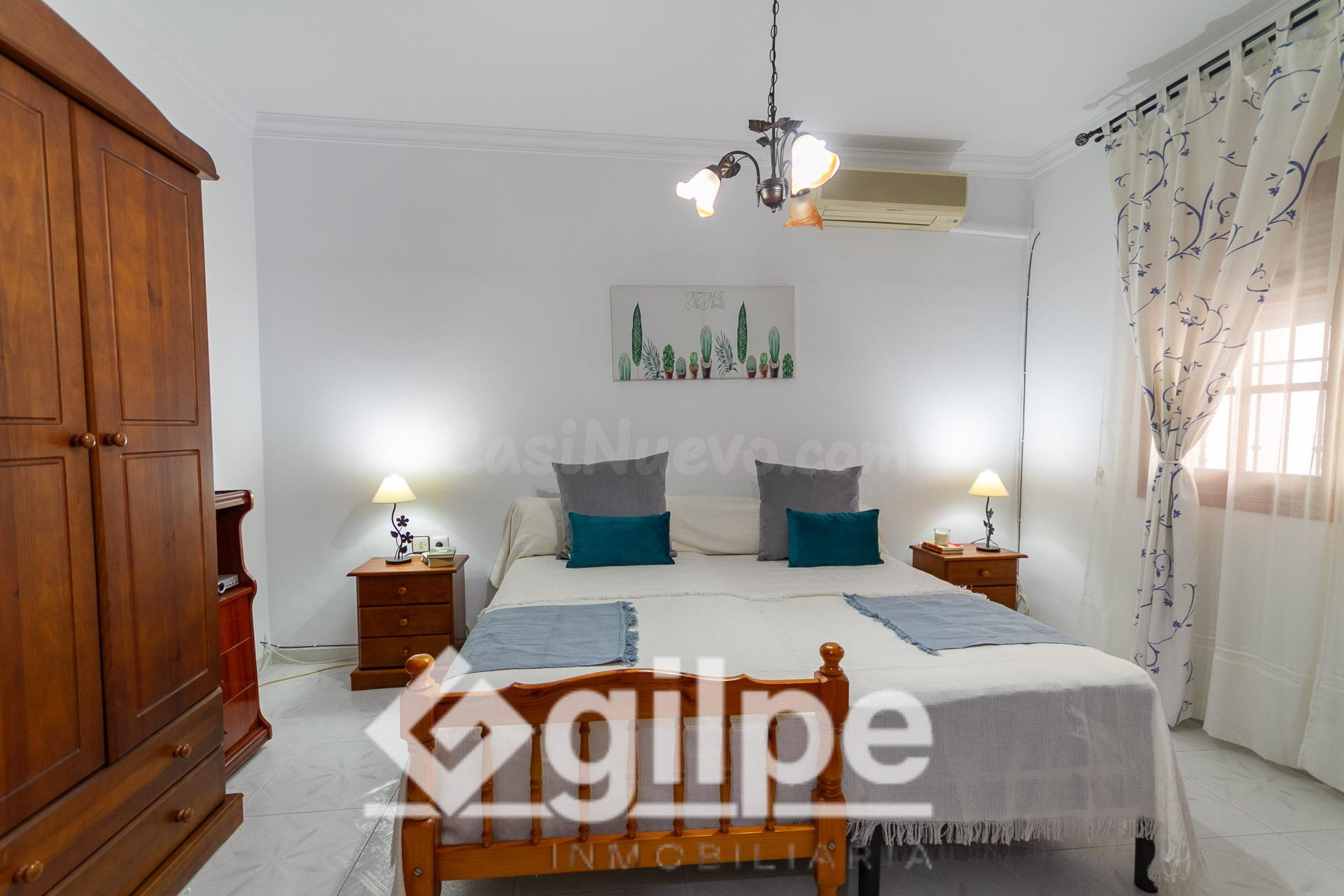 CASA EN VENTA EN MARCHENA CON COCHERA - foto 2