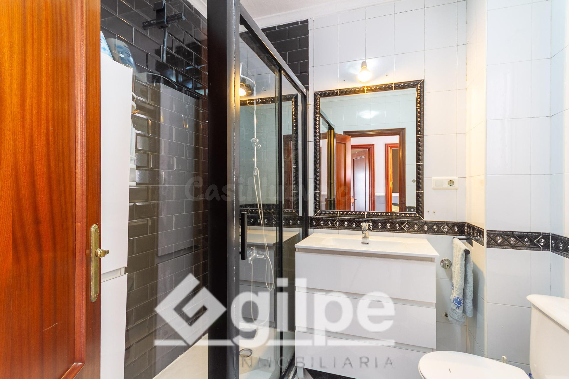 CASA EN VENTA EN MARCHENA CON COCHERA. - foto 3
