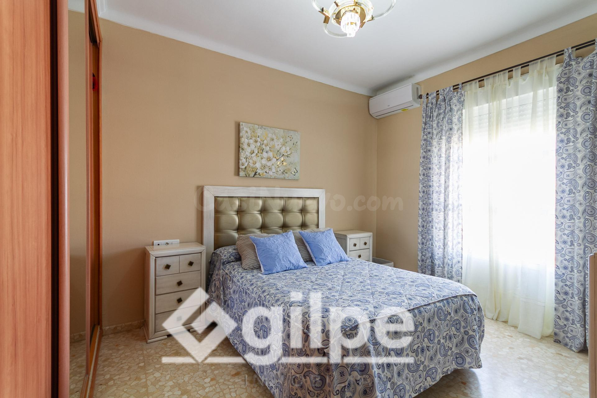 CASA EN VENTA EN MARCHENA CON COCHERA. - foto 4