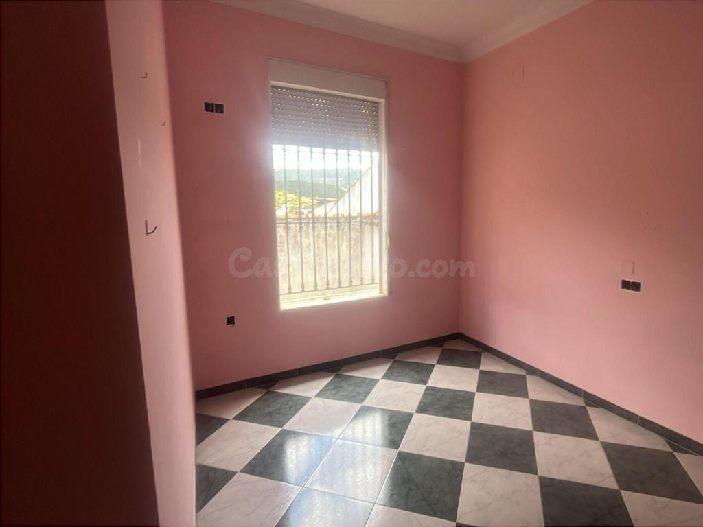 CASA DE BANCO ESTUPENDA EN GILENA - foto 3