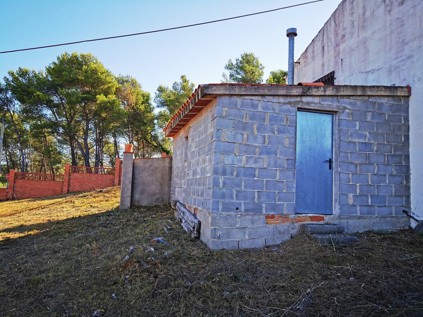 Con una construcción auxiliar, vallado y soleado. - foto 5
