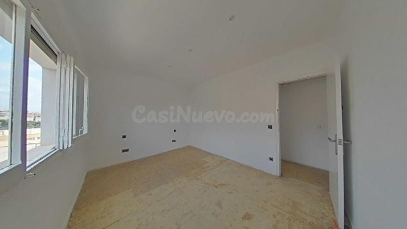 Piso de cuatro habitaciones con parking. Sin ascensor. - foto 5