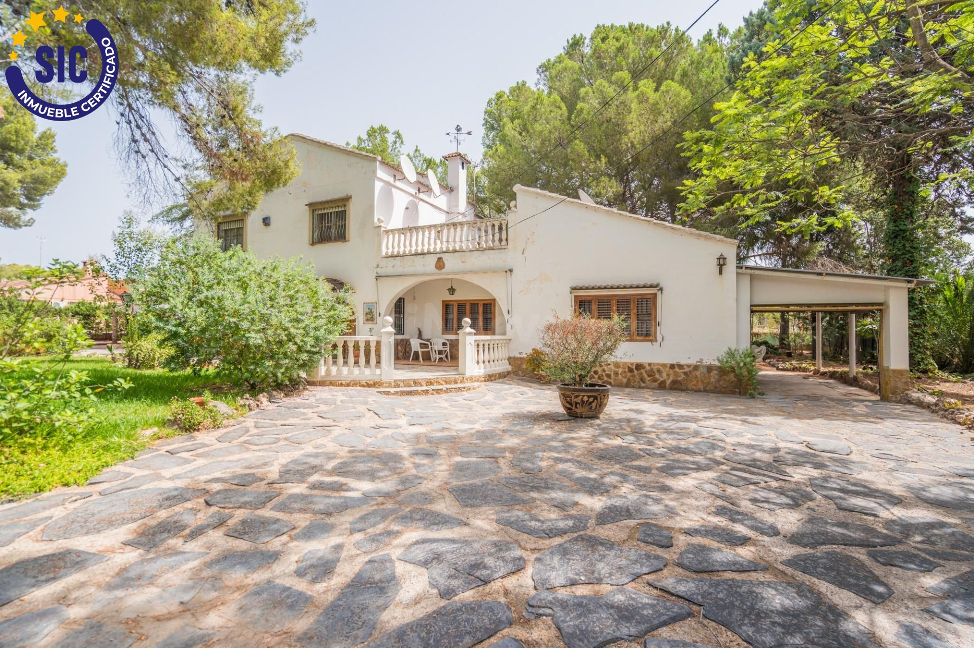 Torre de Portacoeli. Chalet en exclusiva en plena naturaleza