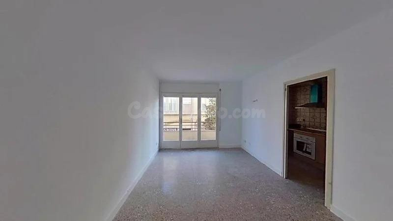 Piso alquilado de tres habitaciones. - foto 4