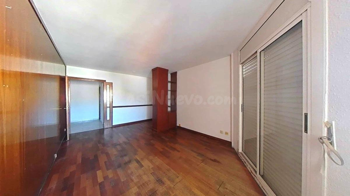 Gran piso cerca del centro con ascensor. - foto 4