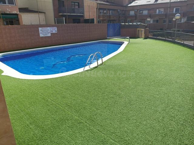 Piso 4 habitaciones piscina comunitaria en Sant boi Marianao - foto 2