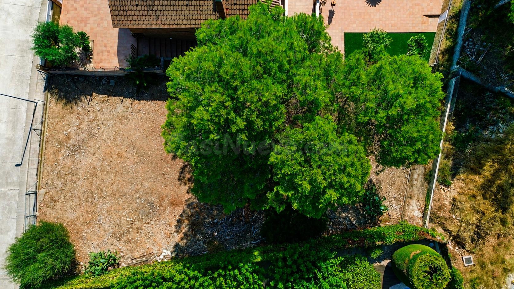 TERRENO DE 612 m2 EN LES QUINTANES – CONSTRUYE TU CASA EN UN - foto 2