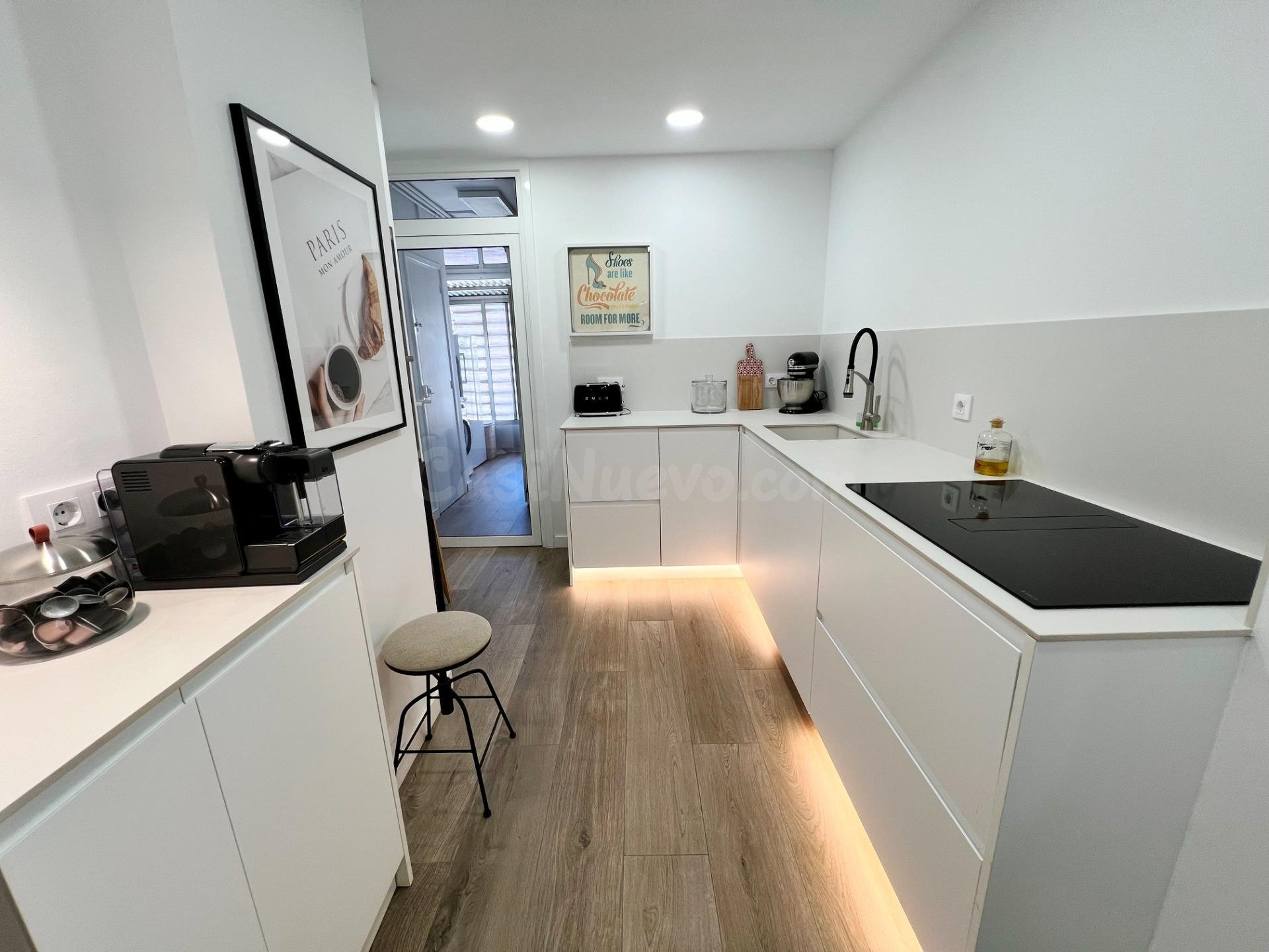 Espléndido Piso Reformado en Esplugues, ¡Tu Nuevo Hogar te E - foto 5