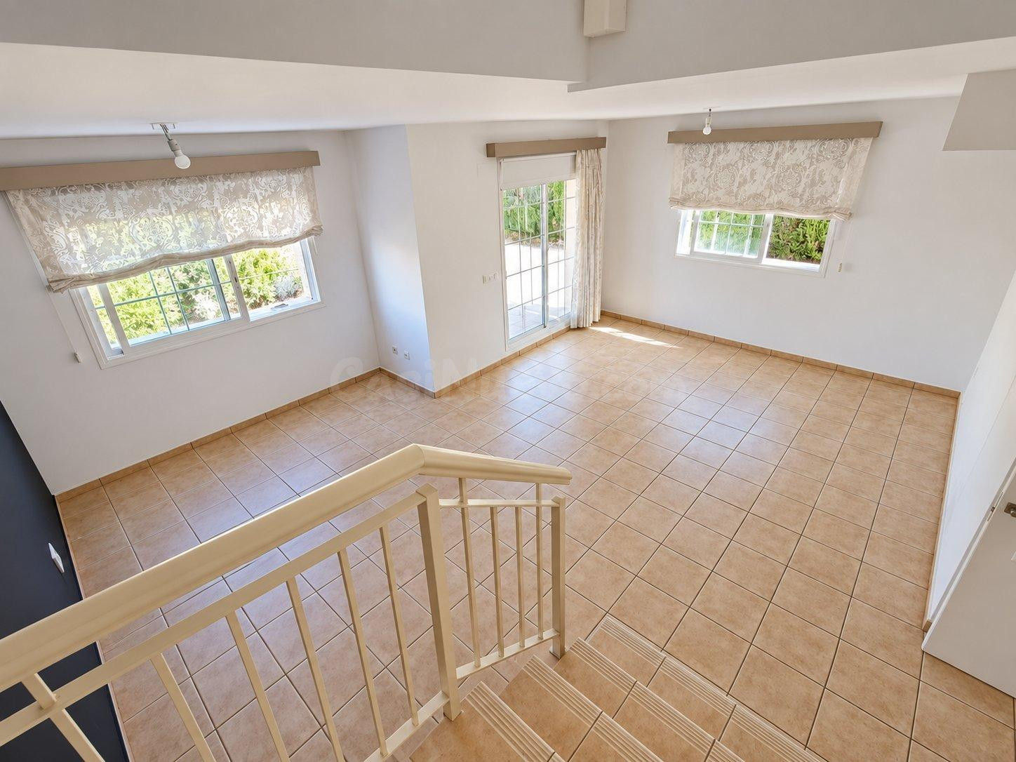 Chalet Pareado en Vista Calderona: Espacio y Comodidad cerca - foto 2