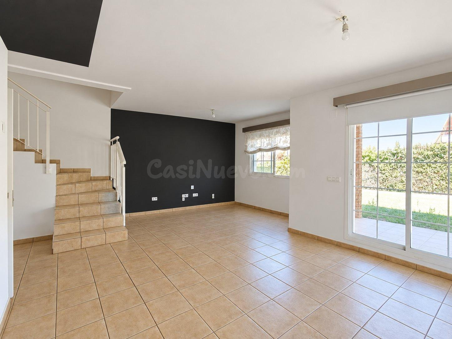 Chalet Pareado en Vista Calderona: Espacio y Comodidad cerca - foto 3